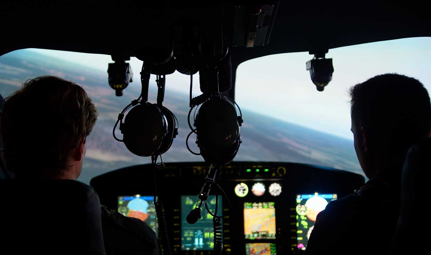Abre en Madrid el primer centro de simulaci&oacute;n a&eacute;rea que deja pilotar aviones al p&uacute;blico