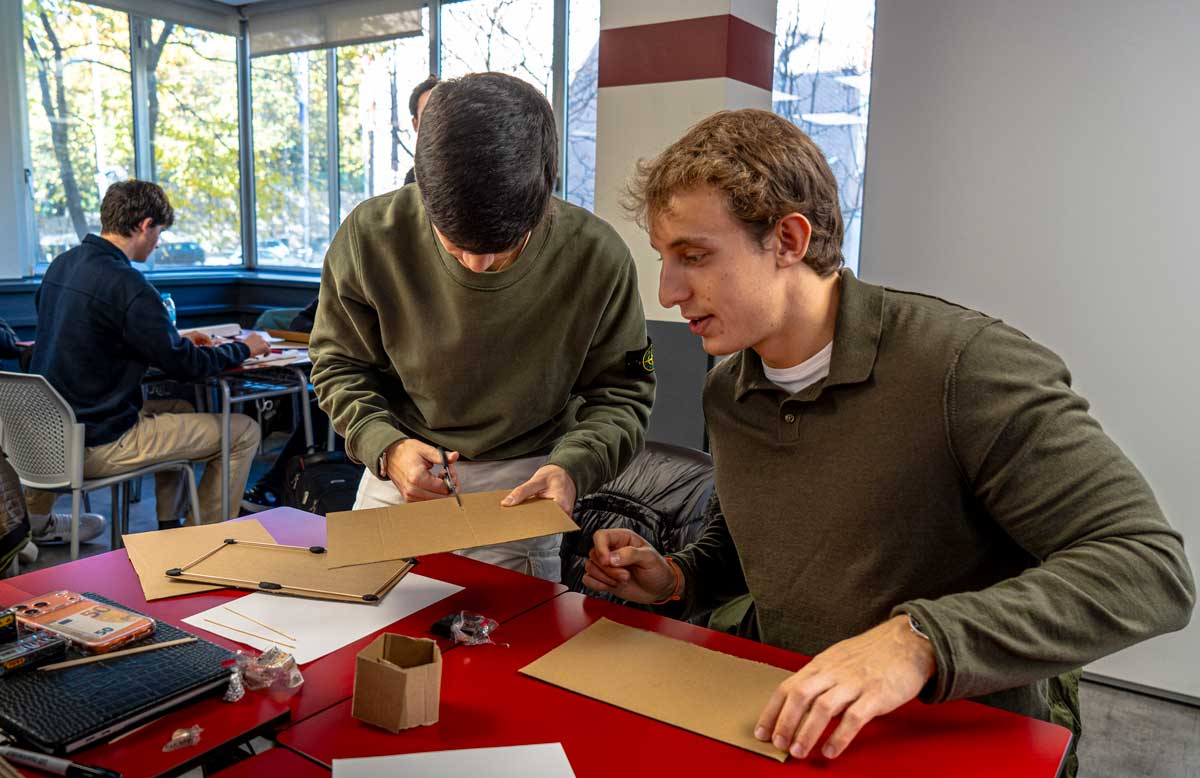 CIS University y la Fundación RFK Human Rights Spain lanzan un taller innovador de arte, tecnología y derechos humanos con Karlos Gil