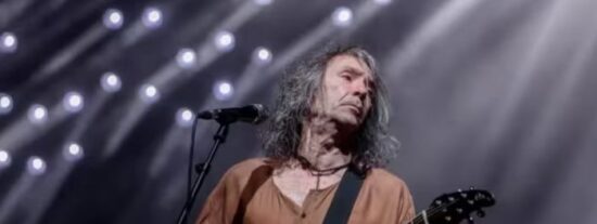 Muere a los 63 a&ntilde;os Robe Iniesta, l&iacute;der indomable de &lsquo;Extremoduro&rsquo;