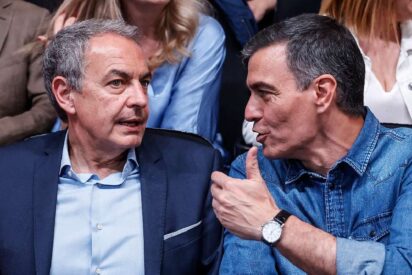 Jos&eacute; Luis Rodr&iacute;guez Zapatero y Pedro S&aacute;nchez.