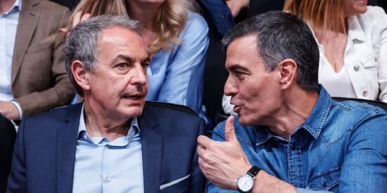 Jos&eacute; Luis Rodr&iacute;guez Zapatero y Pedro S&aacute;nchez.