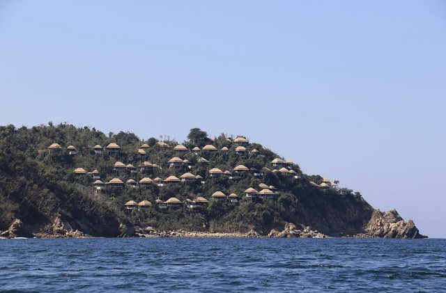 Acapulco Bayan Tree villas