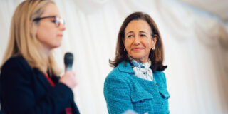 Ana Bot&iacute;n, presidenta de Santander y Lucy Rigby, City Minister Gobierno brit&aacute;nico