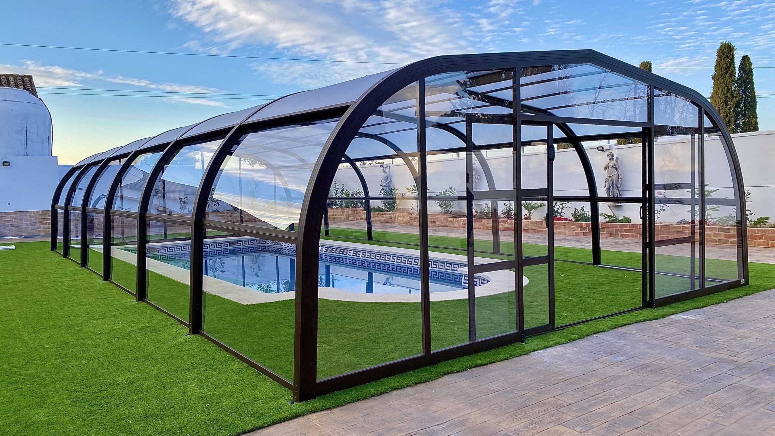 CUBRILAND: marca destacada en fabricaci&oacute;n de cubiertas para piscinas