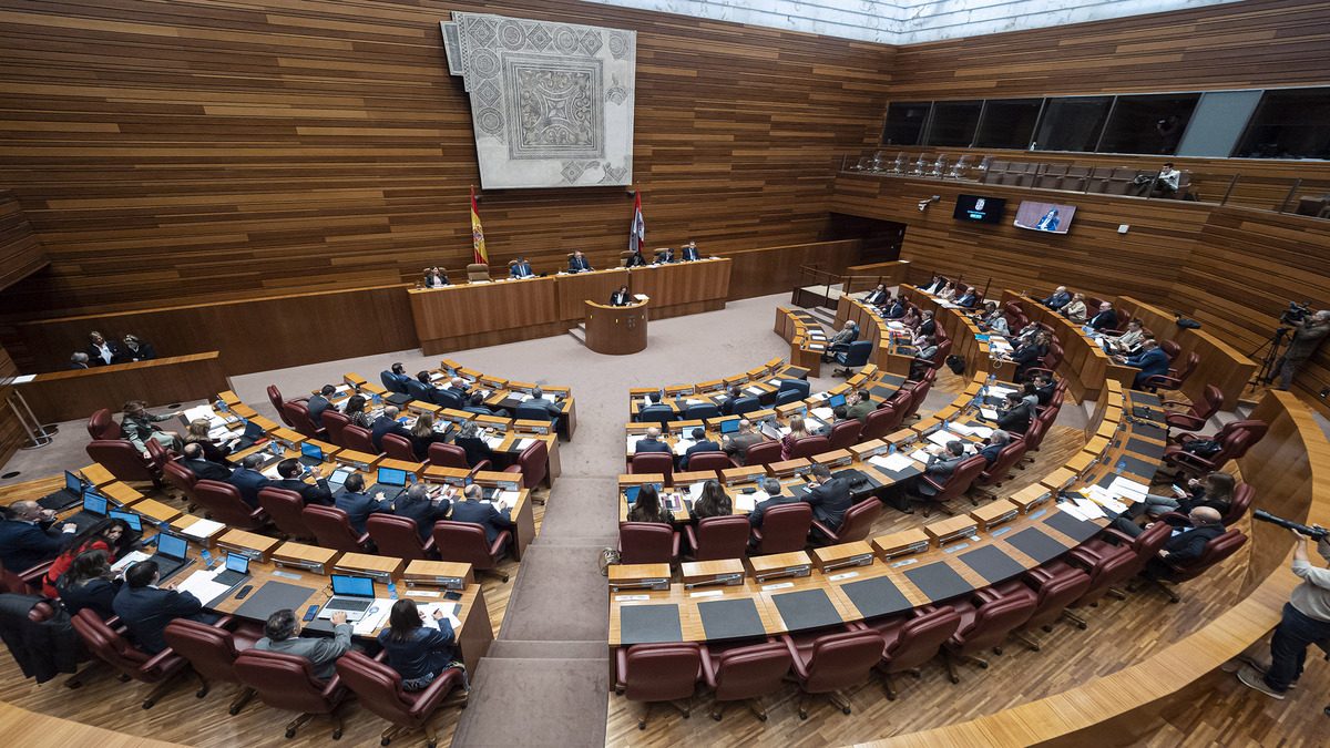 Vox avanza en Castilla y León y amenaza con el ‘sorpasso’ al PSOE