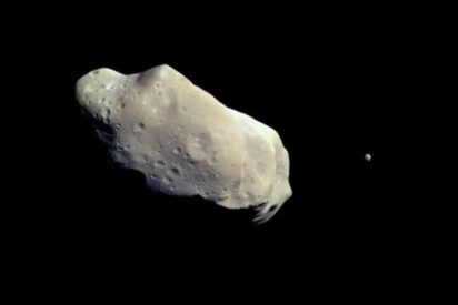 El asteroide 2005 UK1