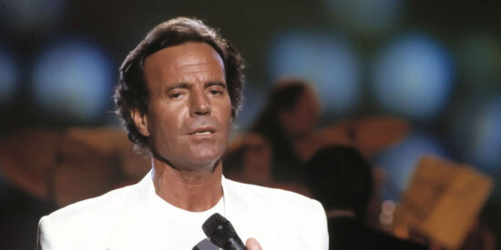 Julio Iglesias se prepara para actuar contra estas oportunistas aprovechadas y pedirles una indemnizaci&oacute;n millonaria