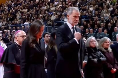 El gesto de Letizia en el funeral por las v&iacute;ctimas de Adamuz que cabrea a muchos