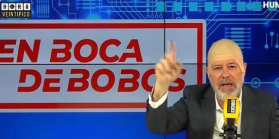 Quequ&eacute; imitando a Nacho Abad. 