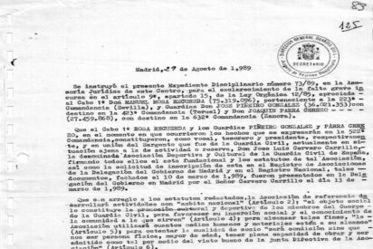 Tres folios para encerrar la democracia.