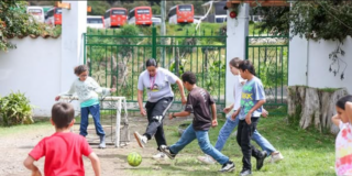 Albert Oll&eacute; Bartolom&eacute; impulsa proyectos sociales de Fundaci&oacute;n Valora&middot;t en Colombia y Nepal