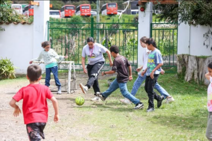 Albert Oll&eacute; Bartolom&eacute; impulsa proyectos sociales de Fundaci&oacute;n Valora&middot;t en Colombia y Nepal