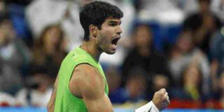 Carlos Alcaraz vuela en Doha y conquista el t&iacute;tulo con una final de exhibici&oacute;n