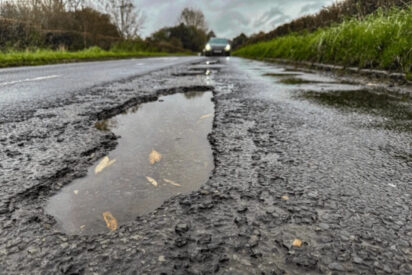 El mapa de los baches: ocho comunidades con m&aacute;s de la mitad de sus carreteras gravemente deterioradas