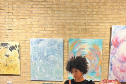 La revelaci&oacute;n art&iacute;stica Carmela Sidib&eacute; inaugura exposici&oacute;n en la emblem&aacute;tica Raima de Barcelona