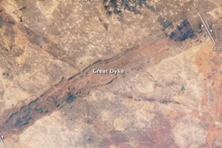 El Gran Dique de Zimbabue, fotografiado por el Earth Observatory de la NASA (1)