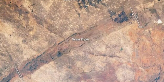 El Gran Dique de Zimbabue, fotografiado por el Earth Observatory de la NASA (1)