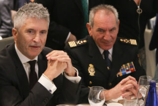 El ministro de Interior, Fernado Grande-Marlaska (izquierda), junto al DAO de la Policía Nacional, José Ángel González
