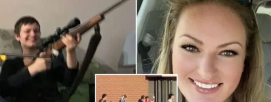 La transexual Dwayne McDonald, su madre y algunos estudiantes