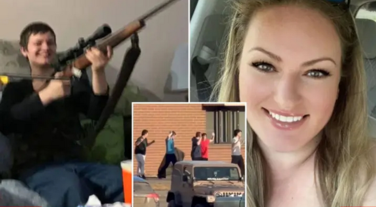 La transexual Dwayne McDonald, su madre y algunos estudiantes