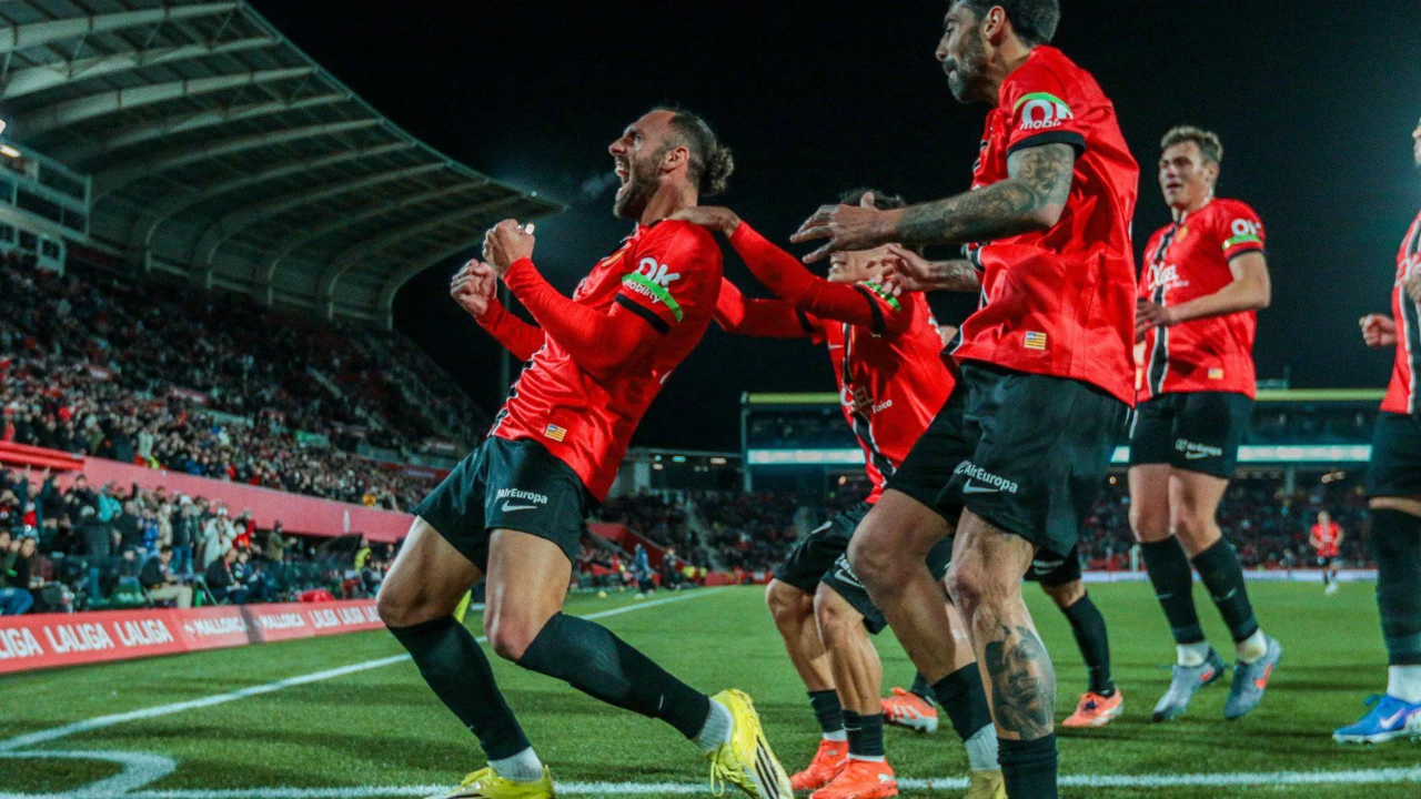 Muriqi celebrando un gol del Mallorca