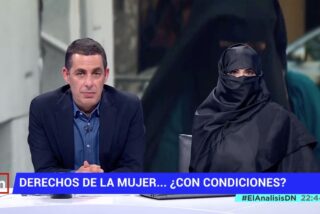 Antonio Naranjo mostrando c&oacute;mo algunos progres quieren ver a las mujeres.