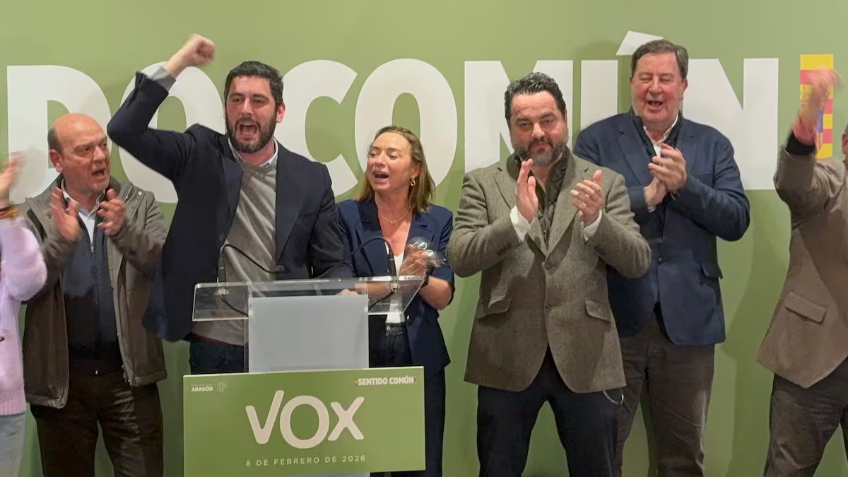 Nolasco con militantes de VOX en Aragón