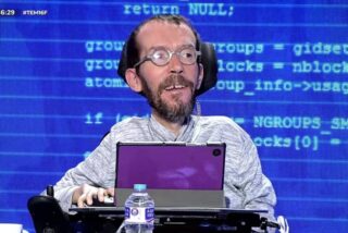 Echenique borra su comentario hom&oacute;fobo contra VOX, completa el esperpento echando la culpa a la &laquo;sociedad&raquo; y las redes estallan