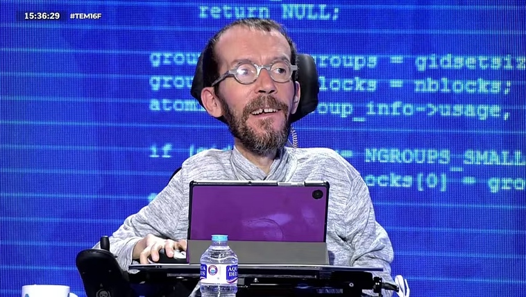 Echenique borra su comentario hom&oacute;fobo contra VOX, completa el esperpento echando la culpa a la &laquo;sociedad&raquo; y las redes estallan
