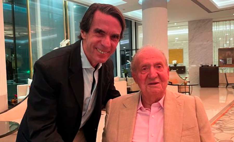 Aznar comparte foto con Juan Carlos I y Herrera revela su buen estado de salud