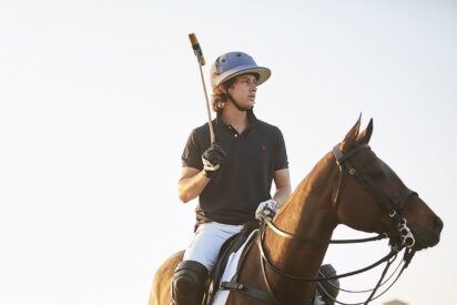 U.S. Polo Assn. lanza una campa&ntilde;a mundial de camisetas de polo: "Un icono nacido del juego"