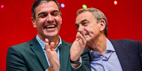 Sánchez con Zapatero 