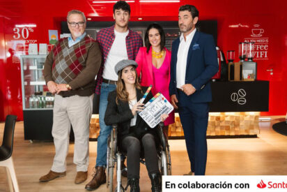 El elenco de 'Caf&eacute; para cinco': Arturo Valls (Mart&iacute;n), Sergio G. Abelaira (Rafa), Juan Diego Bueno (Ernesto), Andrea Lareo (Andrea) y Diana Fenochio (Lola).