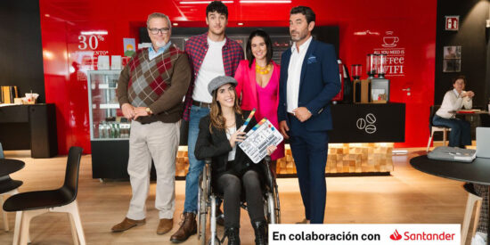El elenco de 'Caf&eacute; para cinco': Arturo Valls (Mart&iacute;n), Sergio G. Abelaira (Rafa), Juan Diego Bueno (Ernesto), Andrea Lareo (Andrea) y Diana Fenochio (Lola).