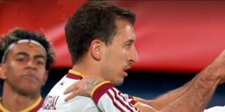 Oyarzabal firma un recital y Espa&ntilde;a aplasta a Serbia con f&uacute;tbol de autor