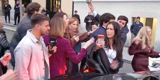 Momento de la no agresi&oacute;n a Sarah Santaolalla.