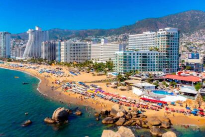 Acapulco se reconstruye y busca recuperar su brillo tras el golpe del Hurac&aacute;n Otis