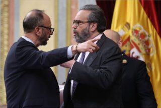 Alfonso Rodr&iacute;guez G&oacute;mez de Celis (PSOE) y Jos&eacute; Mar&iacute;a S&aacute;nchez Garc&iacute;a (VOX)