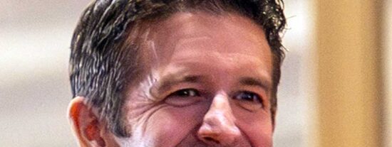 Apple designa a John Ternus como nuevo CEO en un giro hacia el hardware en la era de la IA