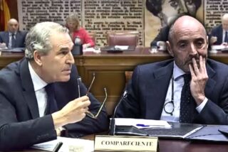 Un senador del PP pilla al amigo de Zapatero, 'Julito' Mart&iacute;nez, que asiente a su pregunta sobre Plus Ultra: &laquo;&iexcl;M&iacute;reme!&raquo;