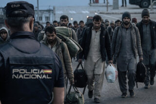 &Eacute;xito de VOX y Patriots forzando el giro de Bruselas: la UE firma endurecer las expulsiones de inmigrantes ilegales