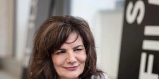  Nadia Far&egrave;s