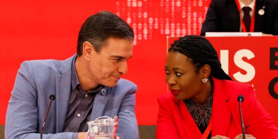 Esc&aacute;ndalo en Londres: denuncian a Pedro S&aacute;nchez por acoso laboral