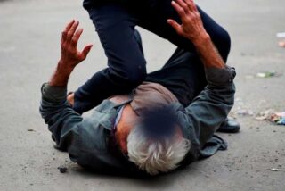 Un anciano de 93 a&ntilde;os sufre una brutal paliza en Mallorca por negarse a entregar diez euros