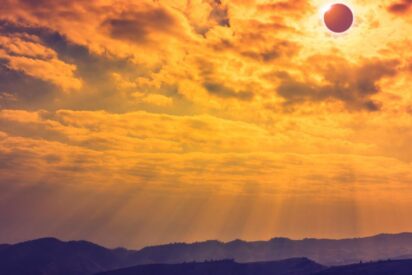 Camino de Santiago20 lanza una gu&iacute;a exclusiva para vivir el eclipse total de sol desde las rutas jacobeas