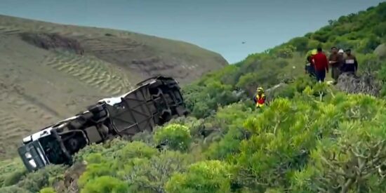 Accidente mortal en La Gomera: fallece una persona y 27 resultan heridas en un autob&uacute;s tur&iacute;stico