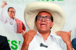 Fiscal&iacute;a pide c&aacute;rcel para candidato presidencial peruano por presunto desv&iacute;o de fondos