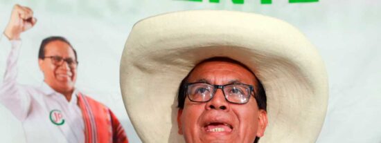 Roberto S&aacute;nchez asciende al segundo puesto y desaf&iacute;a a Keiko Fujimori en el balotaje peruano