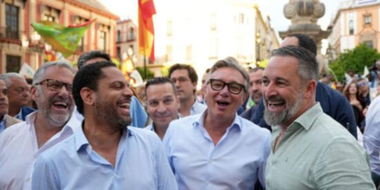 Abascal con dirigentes de VOX (1)