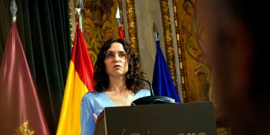Ayuso lanza una advertencia: &ldquo;Emprender hoy pone en juego hasta el futuro de tus hijos&rdquo;